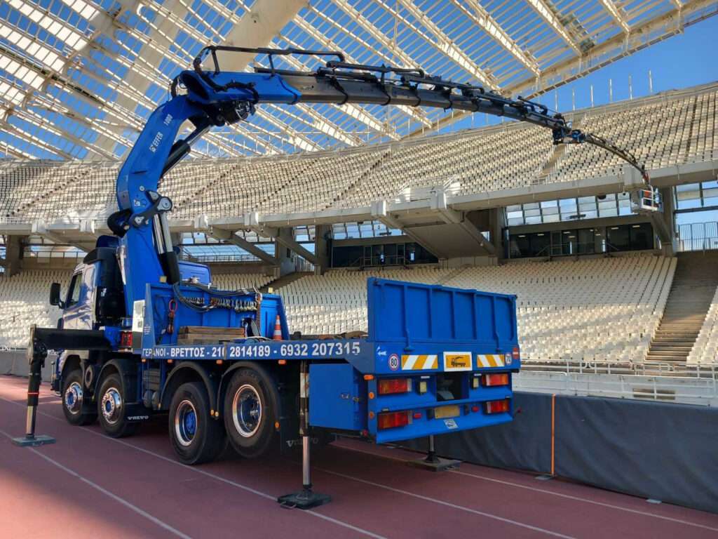 Χειροκίνητος γερανός ανύψωσης υαλοπινάκων με σύστημα βεντούζας σε εσωτερικό χώρο - Βρεττός Γερανοί