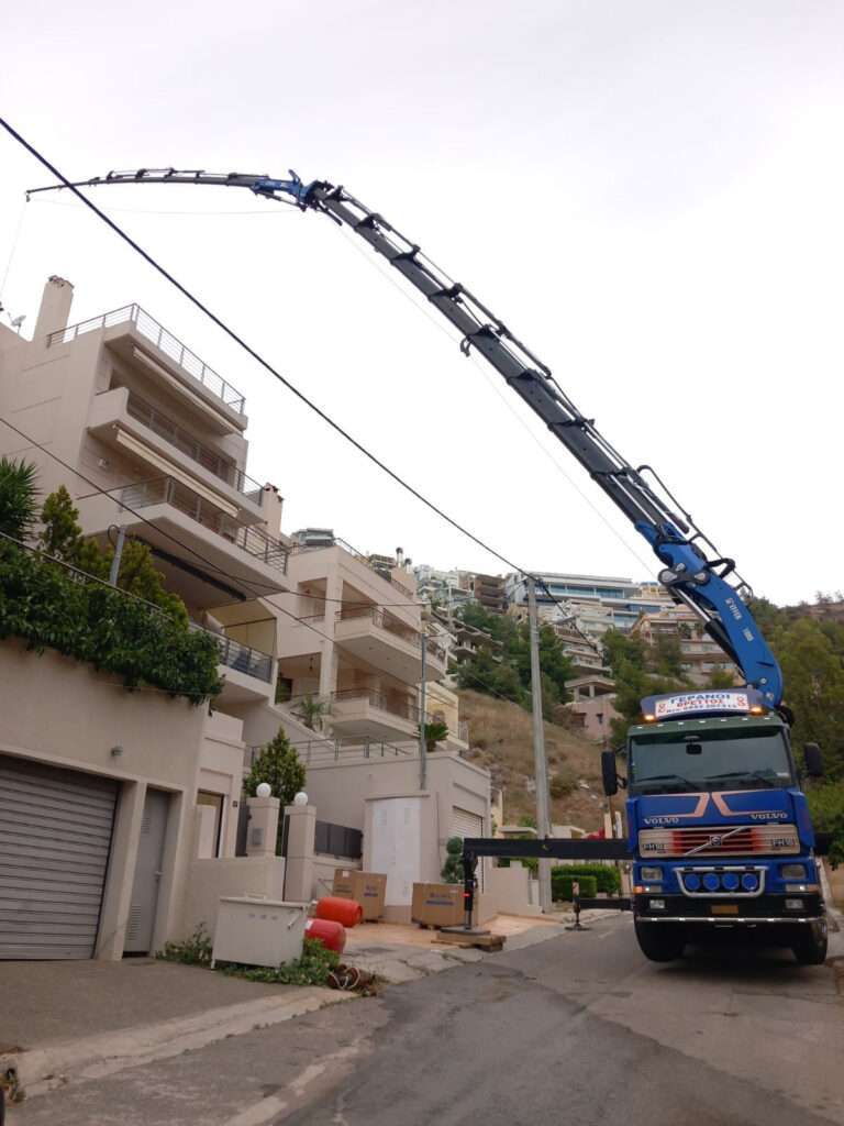 Γερανός με μεγάλη εμβέλεια για ανυψώσεις σε πολυκατοικίες και οικίες - Βρεττός Γερανοί Αττική