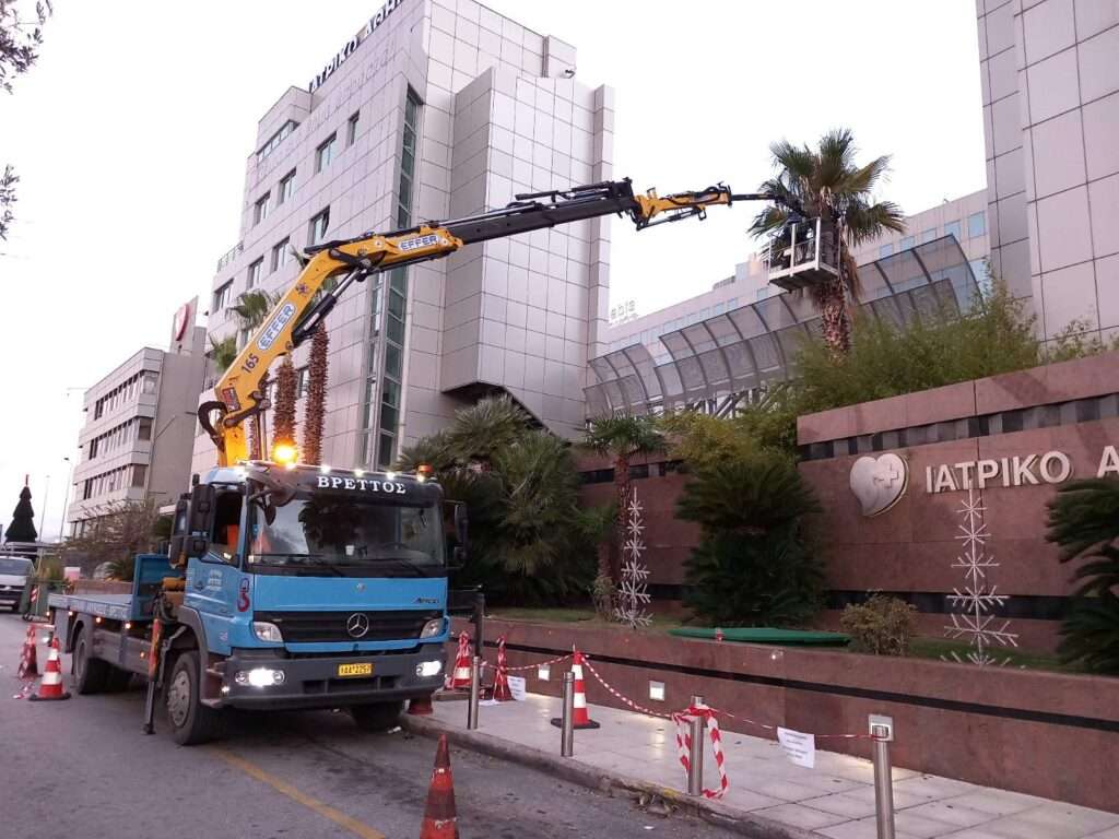 Τοποθέτηση μεγάλου υαλοπίνακα με γερανό παπαγάλο και ειδική βεντούζα ανύψωσης - Βρεττός Γερανοί